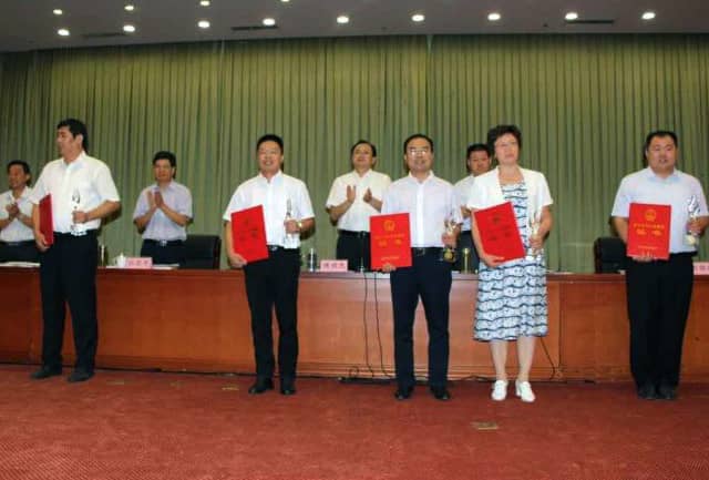 世界杯信誉买球机械荣获“第五届济宁市市长质量奖提名奖