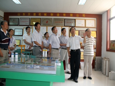 2012.7.28日山东世界杯信誉买球两项科技成果鉴定顺利通过，北京领导专家，到我公司参观指导